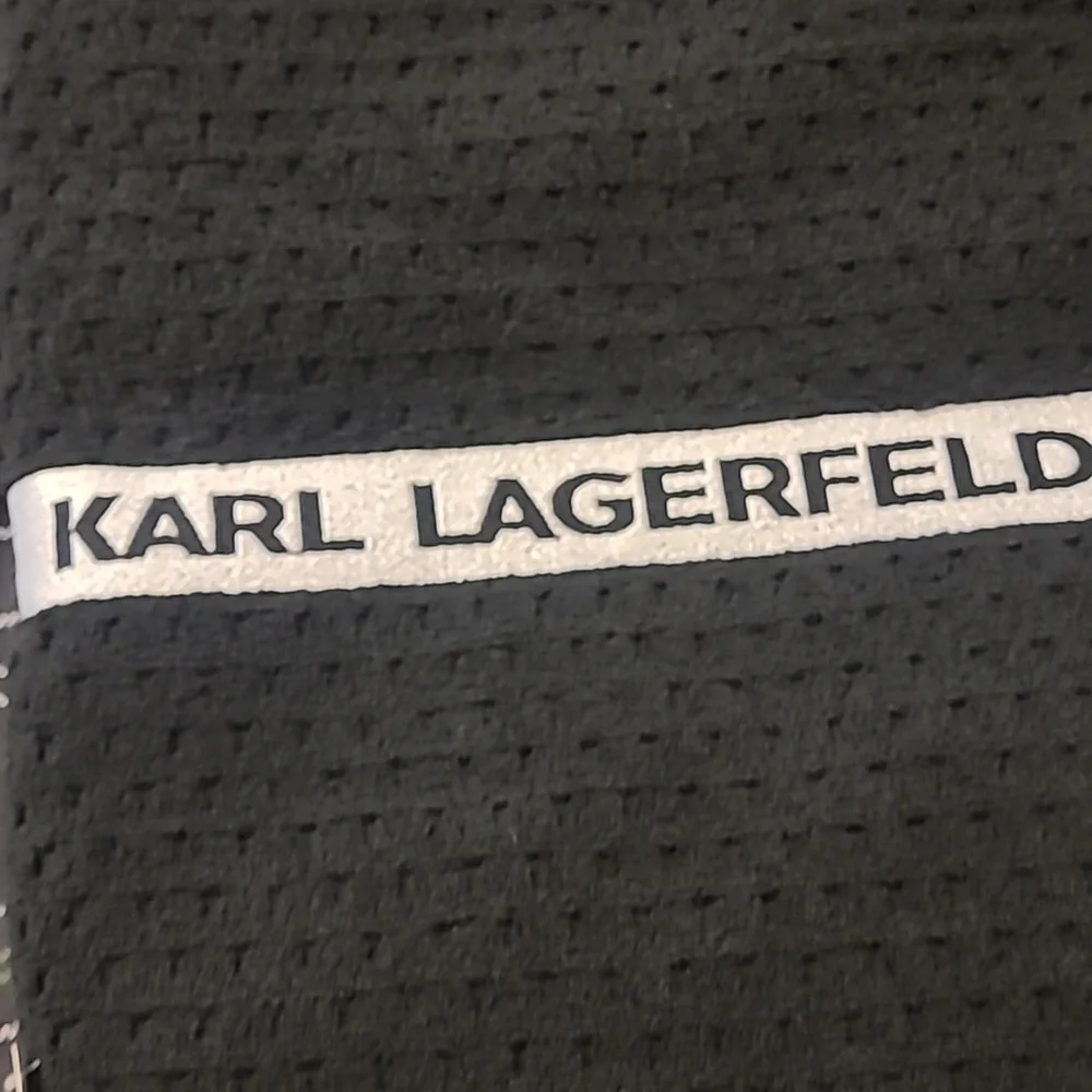 💕HP💕Karl Lagerfeld Paris Black Logo 8pc Towel Set